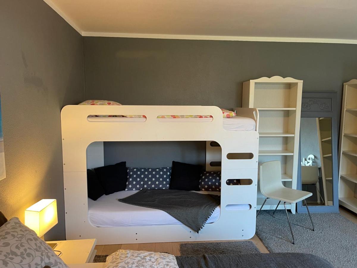 Appartment 53Qm Im Architektenhaus - 2 Schlafzimmer Mit Kueche Und Bad, Nur 2Min Von A8 - Ruhig Und Modern Irschenberg Exteriör bild
